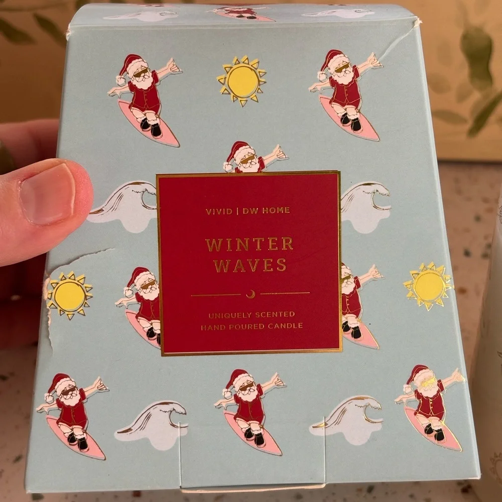 DW Home Winter Waves Candle Surfing‎ Santa Hand Poured Holiday Candle